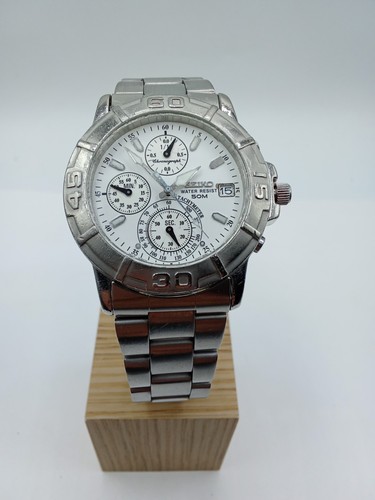 Seiko chronograhe v657 - chronograhe,