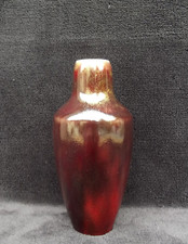 Sèvres Vase en Porcelaine couleur rouge sang de bœuf Daté 1906