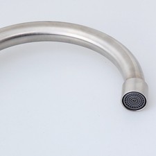 Robinet d'eau froide simple en