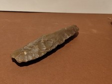 Hache taillée en silex du Néolithique Final vers 4000 avant JC, origine France