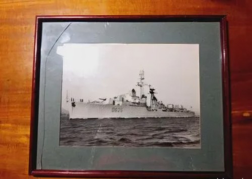 Photo d625 escorteur - photo,