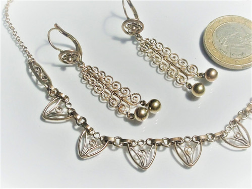 Lot beaux bijoux anciens - /,