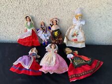 Ensemble de 6 poupées folkloriques régionales