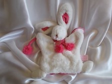 Doudou lapin pompon fraise