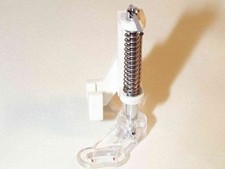 PIED DE MACHINE À COUDRE À