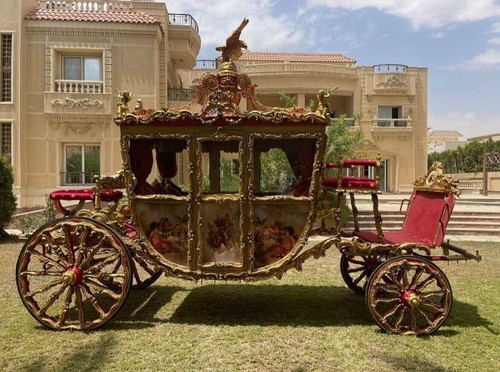 Chariot tiré par des - , chevaux