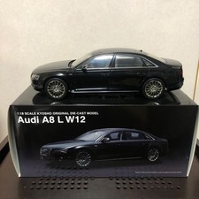 1100 Kyosho Audi A8L W12 1/18