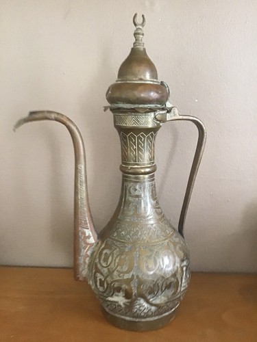 Ancienne verseuse orientale