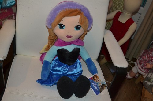 Poupee peluche neuve reine - poupee,