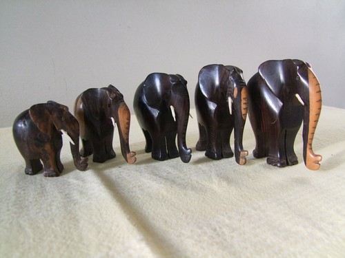 Elephants ébène série - en,