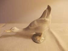 oie en porcelaine blanche