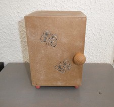 ARMOIRE POUPEE - MEUBLE