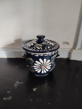 Pot couvert en faïence