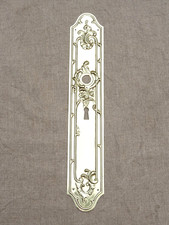 Ancienne grande plaque de propreté en laiton style Louis XV  lg 31,7 cm    porte