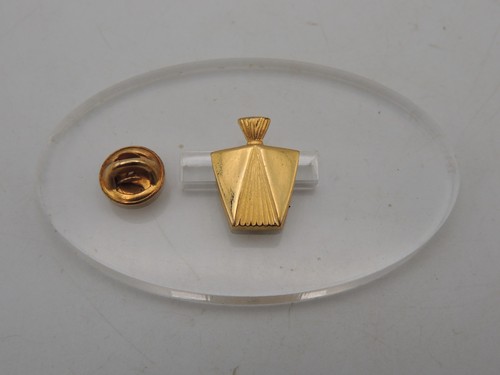 Pin parfum stéphanie de - pin's,