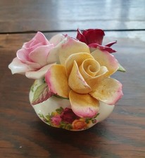 Panier de fleurs Royal Albert Old Country Roses en porcelaine