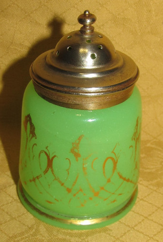 Petite saupoudreuse ancienne