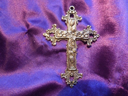 Pendentif croix jésus en - de,