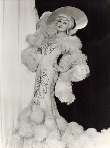 Photo cinema actrice mae - photo,
