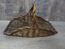 Ancien petit panier en osier incurvé 26 cm X 14 cm déco, poupée, enfant ...  A