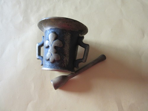 Mortier pilon bronze fleur - ,
