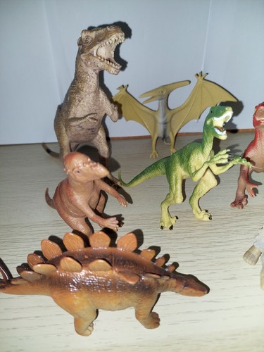 Lot fugurines dinosaures - 11,