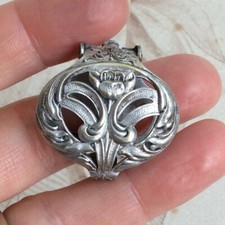 Ancien Clip de Robe ou Chapeau