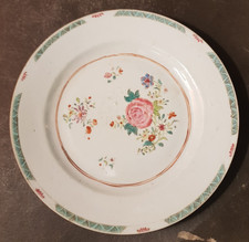 Assiette Compagnie des Indes XVIIIe – porcelaine famille rose – décor floral