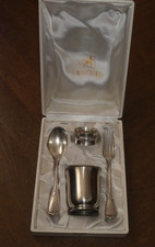 ANCIEN COFFRET DE NAISSANCE