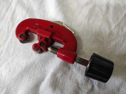Outil main plomberie coupe - outil,