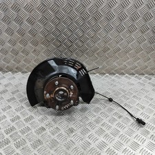 Moyeu de roue avant gauche