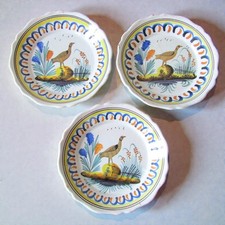 Nevers. 3 assiettes en