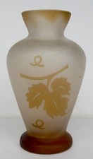 Beau Petit VASE gravé à
