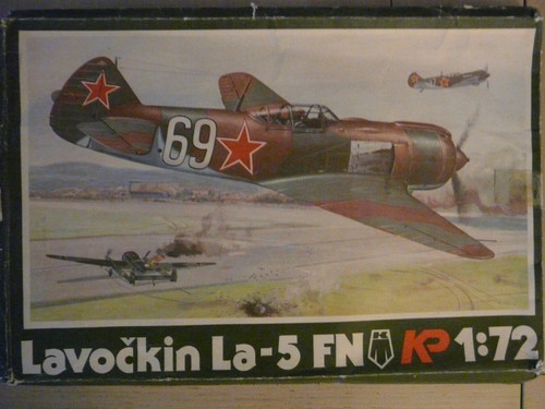 Maquette avion ref - 1/72,