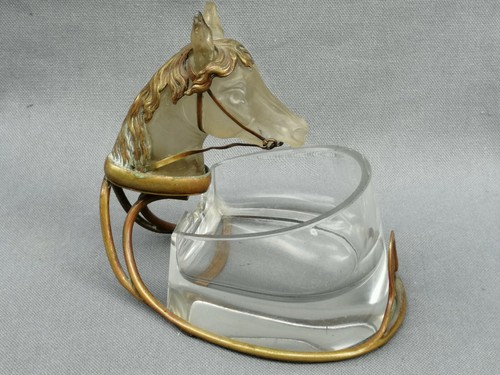 Cendrier verre moule tête