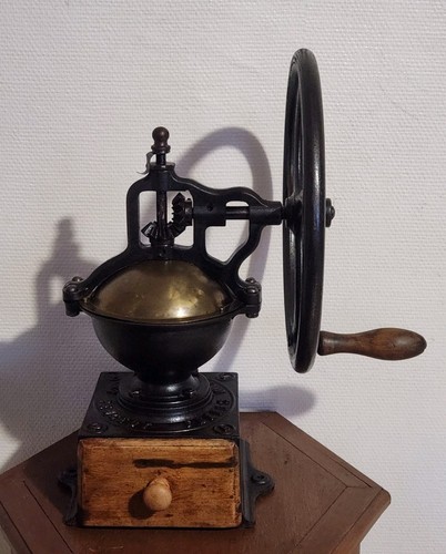 Ancien grand moulin café - grand,