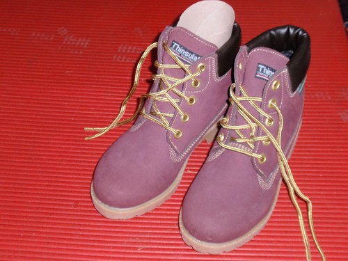 Brand new pair tundra - brand,