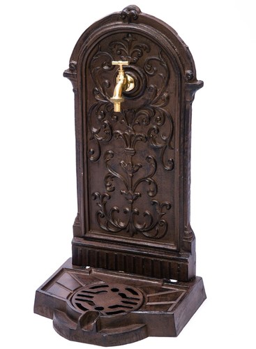 Fontaine murale sur - , pied