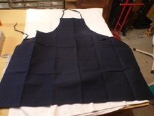 Ancien tablier de devant à bavette bleu marine grande poche poitrine