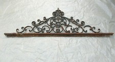 182 X 64 cm - Ancien fronton de portail en fonte, à restaurer