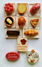 LOT 11 FEVES / PUB  LA BRIOCHE