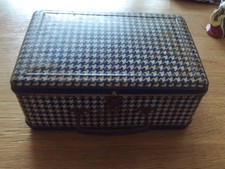 ancienne boite metallique