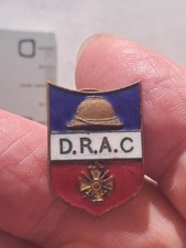 017881 boutonnière DRAC