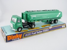Dinky Toys GB n° 945  AEC Fuel Tanker LUCAS camion citerne avec socle boite ESSO