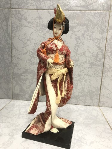 Poupée geisha traditionnelle - poupée,