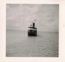 ANCIENNE PHOTO GUYANE +-1950 UN NAVIRE "LE SAINT LAURENT DU MARONI"?