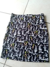 JUPE COURTE MOULANTE BUGS