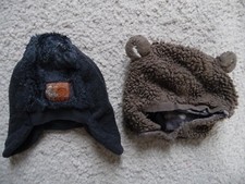 LOT DE 2 BONNETS POUR BEBE GARCON TAILLE 6/12 MOIS