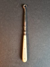 Tire Lacet à bottine ancien en os XIXe