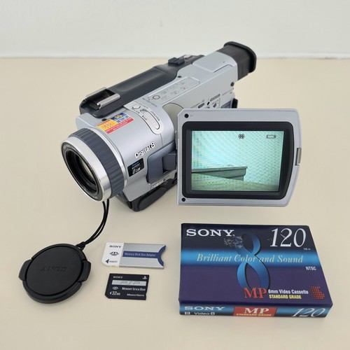 Sony digital8 handycam - sony,